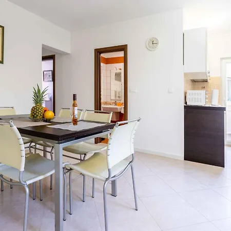 In Podstire - Insel Brac 42460 スプリツカ