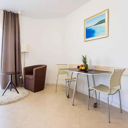 In Podstire - Insel Brac 42460 アパート スプリツカ