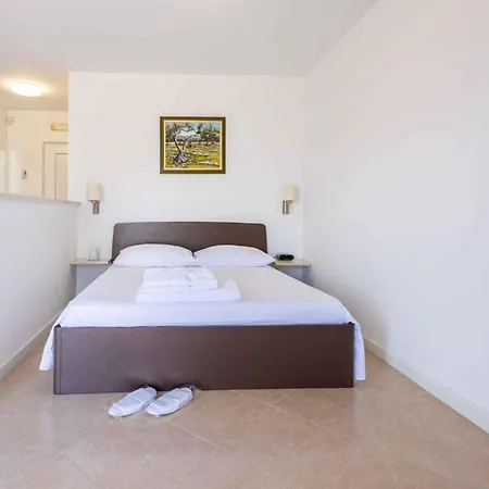 In Podstire - Insel Brac 42460 スプリツカ